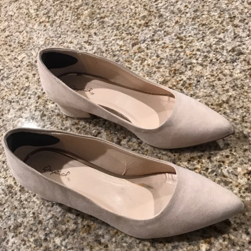 NEW QUPID POINT TOE HEELS WOMENS 6 TAN NATURAL NUDE KITTEN HEEL SHOE POINTED